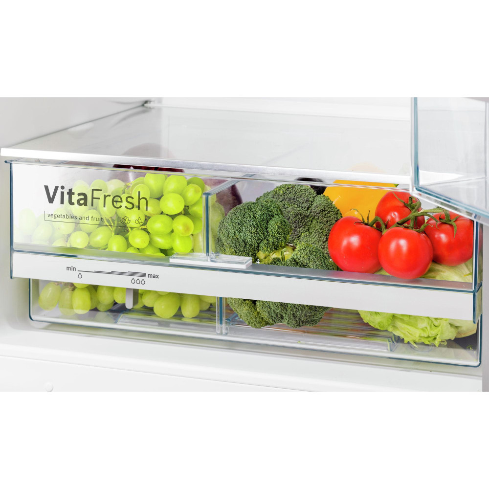 Двухкамерный холодильник Bosch KGE39XL2AR