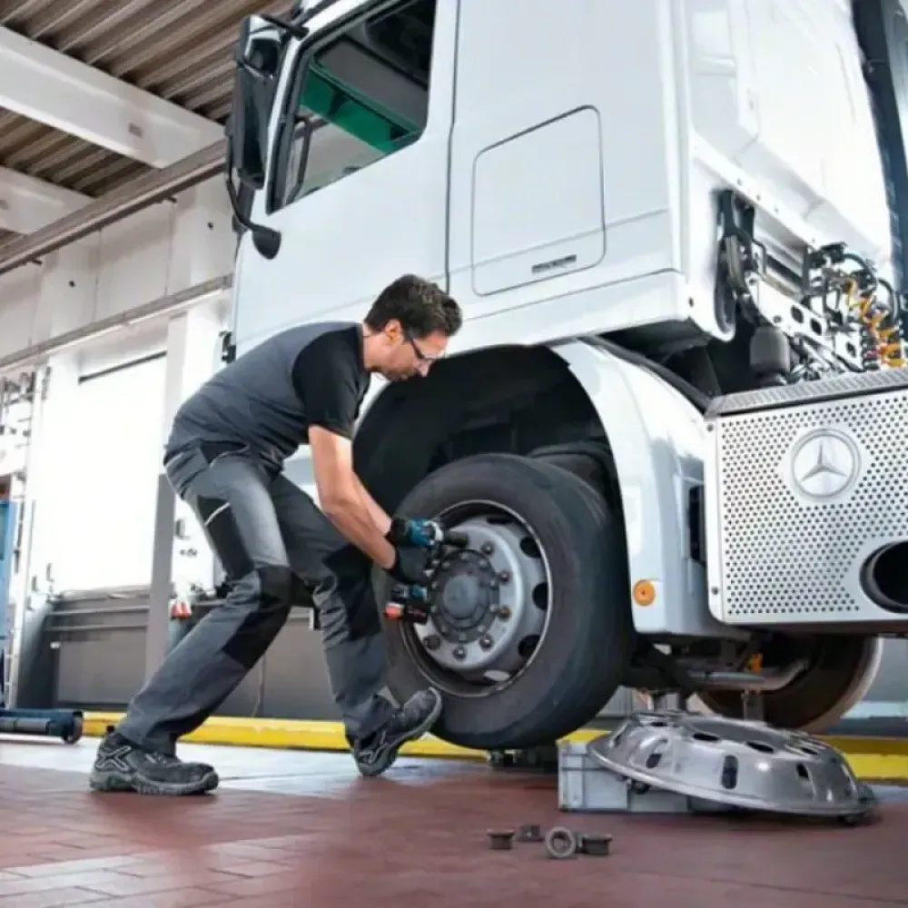 Bosch GDS 18V-1000 Professional Solo аккумуляторный ударный гайковерт (без АКБ и ЗУ), 06019J8300