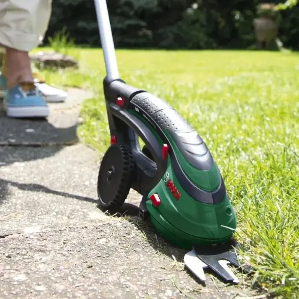 Bosch Isio 3 аккумуляторные ножницы (1 x 1.5 Ач, ЗУ) с ножем для травы, 0600833106