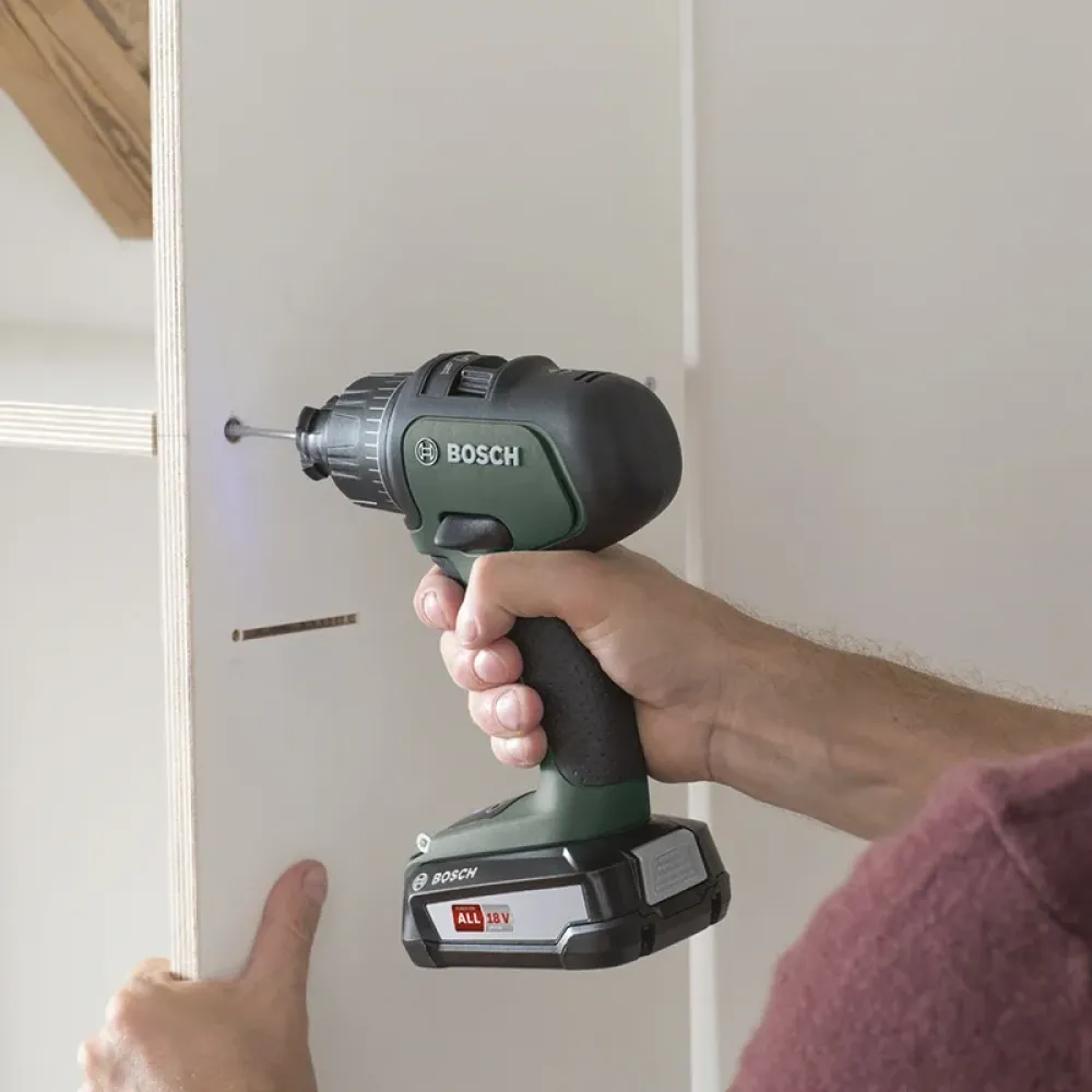 Bosch AdvancedImpact 18 Set аккумуляторная ударная дрель-шуруповерт (2 x 2.5 Ач, ЗУ) с набором насадок, 06039B5103